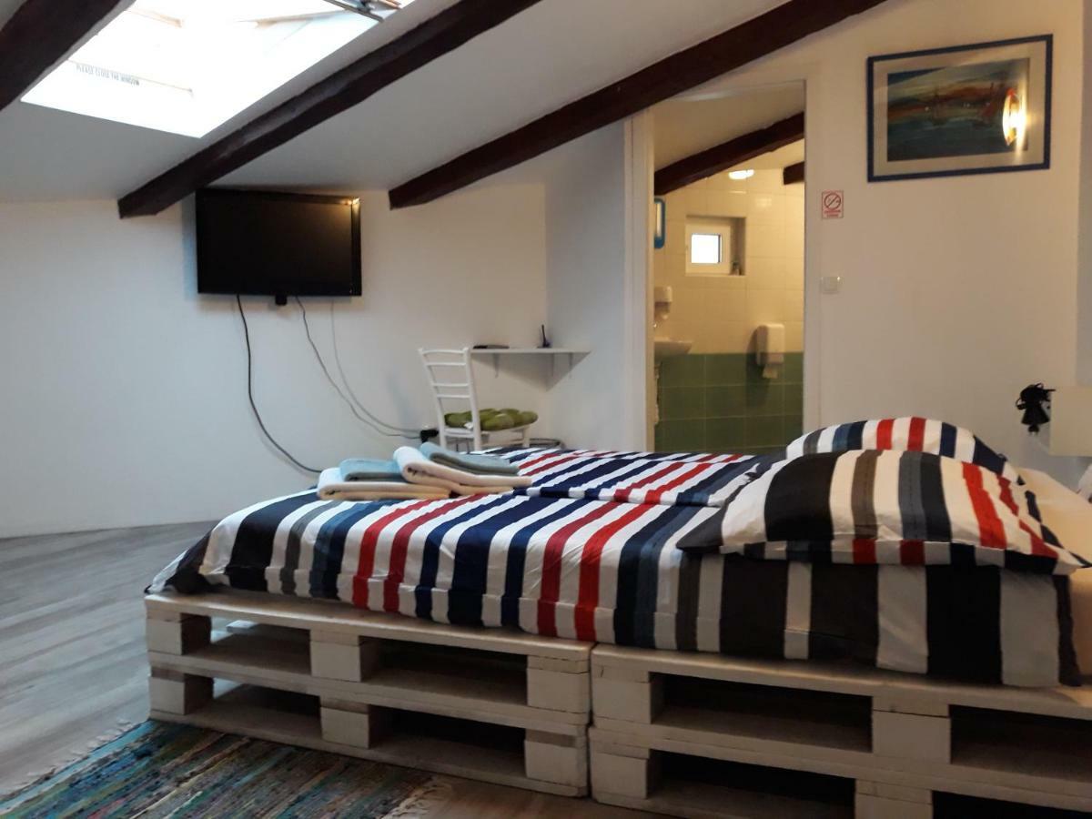 Hostel Mare Šibenik Esterno foto